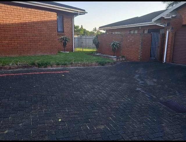 2 BEDROOM TOWNHOUSE FOR SALE IN ARBORETUM